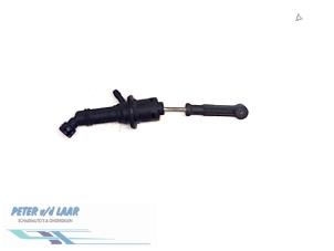 Gebruikte Koppeling Hulp Cilinder Dacia Logan MCV II/Sandero Wagon (7S) 0.9 TCE 12V Prijs € 25,00 Margeregeling aangeboden door Autodemontage van de Laar