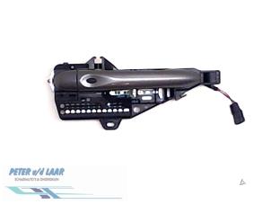 Gebruikte Deurgreep 4Deurs rechts-voor Renault Captur (2R) 1.5 Energy dCi 90 FAP Prijs € 70,00 Margeregeling aangeboden door Autodemontage van de Laar