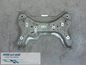 Gebruikte Subframe Renault Trafic New (JL) 2.0 dCi 16V 115 Prijs € 150,00 Margeregeling aangeboden door Autodemontage van de Laar