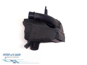 Gebruikte Luchtfilterhuis Renault Megane II (BM/CM) 1.5 dCi 80 Prijs € 50,00 Margeregeling aangeboden door Autodemontage van de Laar