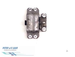 Gebruikte Motorsteun Volkswagen Touran (1T1/T2) 1.6 FSI 16V Prijs € 35,00 Margeregeling aangeboden door Autodemontage van de Laar