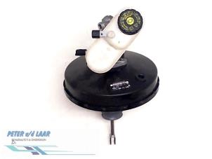 Gebruikte Rembooster Renault Twingo II (CN) 1.5 dCi 75 FAP Prijs € 150,00 Margeregeling aangeboden door Autodemontage van de Laar