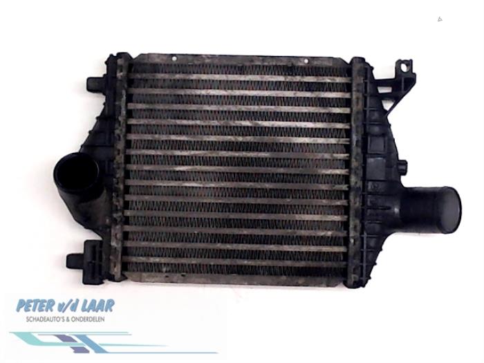Gebruikte Intercooler Mercedes Vito (638.0) 2.2 CDI 112 16V Prijs € 100,00 Margeregeling aangeboden door Autodemontage van de Laar
