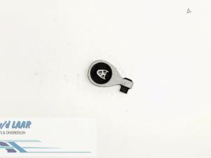 Gebruikte Motorrubber Renault Koleos I 2.0 dCi 16V 4x4 Prijs € 30,00 Margeregeling aangeboden door Autodemontage van de Laar