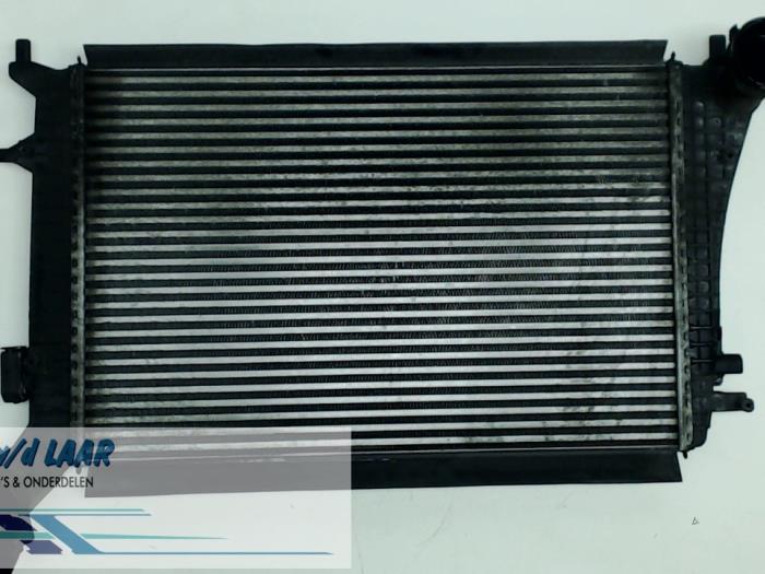 Gebruikte Intercooler Volkswagen Passat Variant (3C5) 2.0 TDI 140 Prijs € 120,00 Margeregeling aangeboden door Autodemontage van de Laar