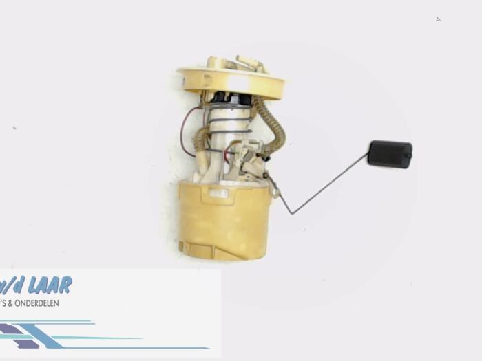 Gebruikte Tank element Pomp Ford Focus C-Max 1.6 TDCi 16V Prijs € 70,00 Margeregeling aangeboden door Autodemontage van de Laar