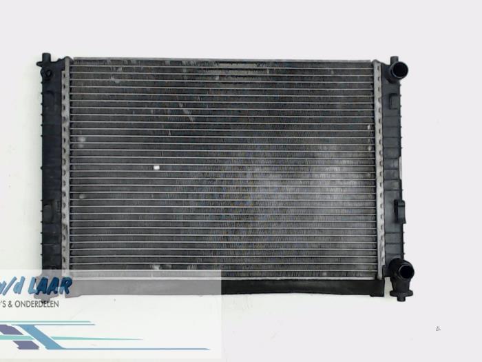Gebruikte Radiateur Ford Fiesta 5 (JD/JH) 1.3 Prijs € 35,00 Margeregeling aangeboden door Autodemontage van de Laar