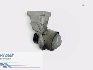 Gebruikte Motorsteun Mercedes C (W203) 1.8 C-180K 16V Prijs € 50,00 Margeregeling aangeboden door Autodemontage van de Laar