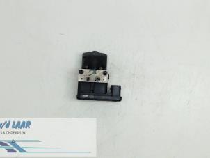 Gebruikte ABS Pomp Renault Espace (JK) 3.0 dCi V6 24V Grand Espace Prijs € 180,00 Margeregeling aangeboden door Autodemontage van de Laar