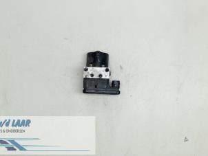 Gebruikte ABS Pomp Opel Zafira (M75) 1.6 16V Twin Port CNG Prijs € 200,00 Margeregeling aangeboden door Autodemontage van de Laar