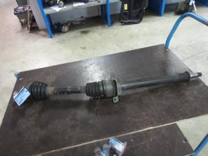 Gebruikte Aandrijfas rechts-voor Mercedes Vaneo (W414) 1.7 CDI 16V Prijs € 100,00 Margeregeling aangeboden door Autodemontage van de Laar