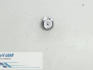 Gebruikte Spanrol Distributieriem Volkswagen Passat Variant (3C5) 2.0 TDI 140 Prijs € 20,00 Margeregeling aangeboden door Autodemontage van de Laar