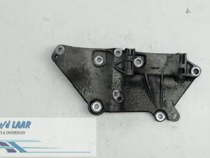 Gebruikte Motorrubber Renault Scénic II (JM) 2.0 16V Prijs € 40,00 Margeregeling aangeboden door Autodemontage van de Laar