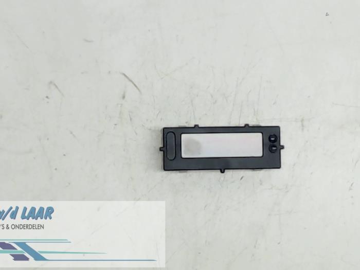 Gebruikte Display Interieur Renault Kangoo/Grand Kangoo (KW) Prijs € 50,00 Margeregeling aangeboden door Autodemontage van de Laar