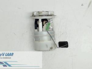 Gebruikte Tank element Pomp Dacia Sandero I (BS) 1.6 Prijs € 70,00 Margeregeling aangeboden door Autodemontage van de Laar