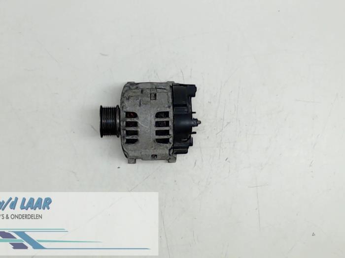 Gebruikte Dynamo Renault Clio III (BR/CR) 1.2 16V 75 Prijs € 100,00 Margeregeling aangeboden door Autodemontage van de Laar