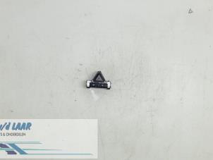 Gebruikte Alarmlicht Schakelaar Opel Monza Prijs € 35,00 Margeregeling aangeboden door Autodemontage van de Laar