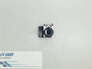 Gebruikte ABS Pomp Renault Laguna II (BG) 1.9 dCi 100 Prijs € 100,00 Margeregeling aangeboden door Autodemontage van de Laar