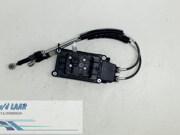 Gebruikte Versnellingspook Renault Captur I (2R) 0.9 Energy TCE 12V Prijs € 90,00 Margeregeling aangeboden door Autodemontage van de Laar
