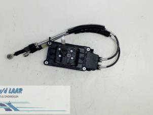 Gebruikte Versnellingspook Renault Captur (2R) 0.9 Energy TCE 12V Prijs € 90,00 Margeregeling aangeboden door Autodemontage van de Laar