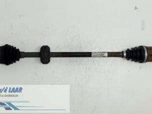 Gebruikte Aandrijfas rechts-voor Dacia Logan MCV (KS) 1.6 16V Flexifuel Prijs € 100,00 Margeregeling aangeboden door Autodemontage van de Laar