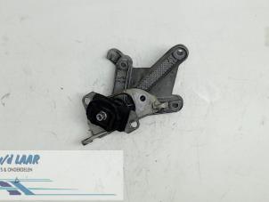 Gebruikte Motorrubber Dacia Logan MCV (KS) 1.6 16V Flexifuel Prijs € 40,00 Margeregeling aangeboden door Autodemontage van de Laar