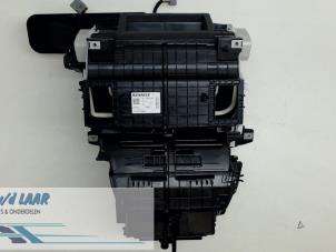 Gebruikte Chaufagebak Renault Captur (2R) 0.9 Energy TCE 12V Prijs € 150,00 Margeregeling aangeboden door Autodemontage van de Laar