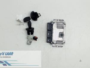 Gebruikte Computer Motormanagement Renault Twingo III (AH) 1.0 SCe 70 12V Prijs € 300,00 Margeregeling aangeboden door Autodemontage van de Laar