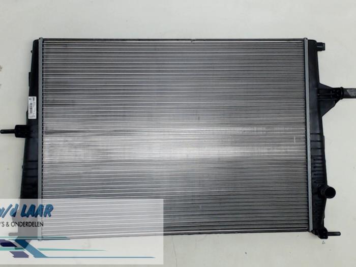 Gebruikte Radiateur Renault Scénic III (JZ) 1.6 16V Prijs € 50,00 Margeregeling aangeboden door Autodemontage van de Laar
