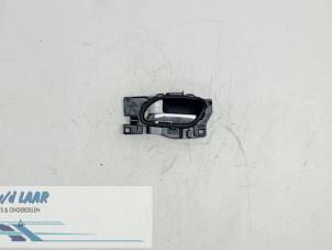 Gebruikte Portiergreep 4Deurs links-voor Citroen C3 Picasso (SH) 1.6 HDi 16V Prijs € 30,00 Margeregeling aangeboden door Autodemontage van de Laar