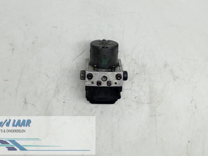 Gebruikte ABS Pomp Ford Mondeo III Prijs € 120,00 Margeregeling aangeboden door Autodemontage van de Laar