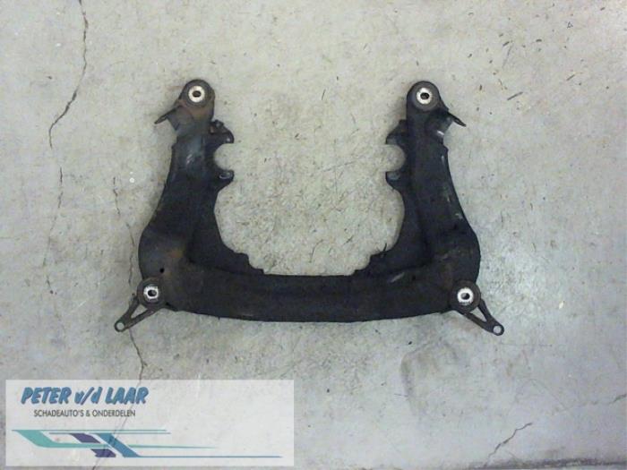 Gebruikte Subframe Audi A6 Avant (C5) 2.5 TDI V6 24V Prijs € 70,00 Margeregeling aangeboden door Autodemontage van de Laar
