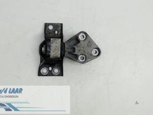 Gebruikte Motorrubber Renault Modus/Grand Modus (JP) 1.2 16V Prijs € 30,00 Margeregeling aangeboden door Autodemontage van de Laar