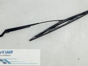 Gebruikte Ruitenwisserarm voor Volkswagen Fox (5Z) 1.2 Prijs € 25,00 Margeregeling aangeboden door Autodemontage van de Laar