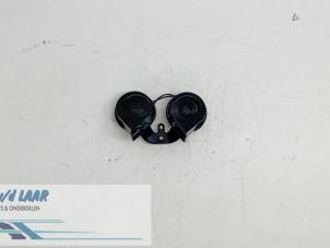 Gebruikte Toeter Renault Scénic III (JZ) 1.9 dCi Prijs € 40,00 Margeregeling aangeboden door Autodemontage van de Laar