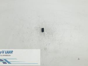 Gebruikte Cruise Control Bediening Renault Espace (JK) 2.0 dCi 16V 150 FAP . Prijs € 15,00 Margeregeling aangeboden door Autodemontage van de Laar