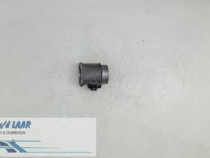 Gebruikte Luchtmassameter Volkswagen Polo III Classic (6KV2) 1.6i 100 Prijs € 40,00 Margeregeling aangeboden door Autodemontage van de Laar