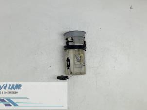 Gebruikte Benzinepomp Volkswagen Polo III Classic (6KV2) 1.6i 100 Prijs € 35,00 Margeregeling aangeboden door Autodemontage van de Laar