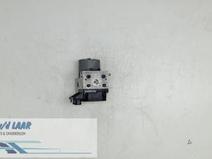 Gebruikte ABS Pomp Peugeot 406 Coupé (8C) 2.2 16V Prijs € 180,00 Margeregeling aangeboden door Autodemontage van de Laar