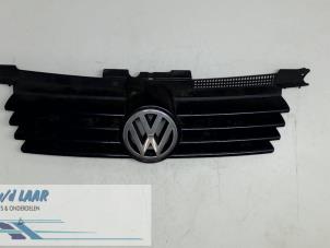 Gebruikte Grille Volkswagen Bora (1J2) 1.9 TDI 115 Prijs € 40,00 Margeregeling aangeboden door Autodemontage van de Laar