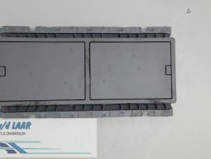 Gebruikte Opbergvak hemel Opel Zafira (M75) 2.2 16V Direct Ecotec Prijs € 70,00 Margeregeling aangeboden door Autodemontage van de Laar