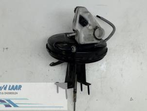 Gebruikte Rembol Ford Mondeo III Wagon 2.0 TDCi 115 16V Prijs € 70,00 Margeregeling aangeboden door Autodemontage van de Laar