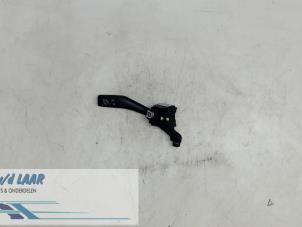 Gebruikte Knipperlicht Schakelaar Volkswagen Scirocco (137/13AD) Prijs € 30,00 Margeregeling aangeboden door Autodemontage van de Laar