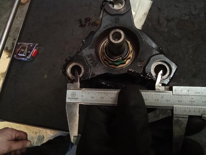 Differentieel achter van een Mercedes-Benz CLK (C209) 2.6 240 V6 18V 2003