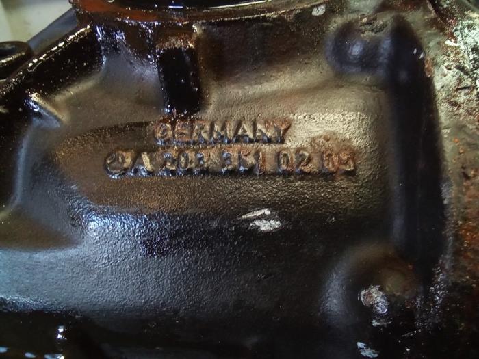 Differentieel achter van een Mercedes-Benz CLK (C209) 2.6 240 V6 18V 2003