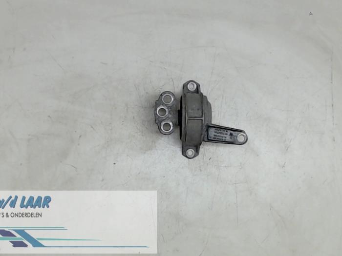 Gebruikte Motorrubber Opel Zafira (F75) 1.6 16V CNG Prijs € 25,00 Margeregeling aangeboden door Autodemontage van de Laar