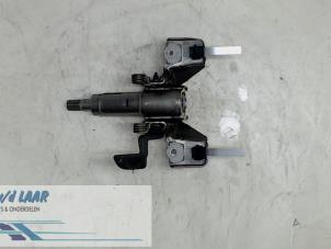 Gebruikte Stuurkolom Huis Opel Corsa D Prijs € 100,00 Margeregeling aangeboden door Autodemontage van de Laar