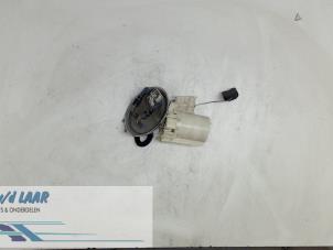 Gebruikte Benzinepomp Opel Vectra B Caravan (31) 2.0 16V Prijs € 50,00 Margeregeling aangeboden door Autodemontage van de Laar