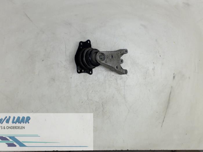 Gebruikte Motorsteun Volkswagen Polo IV (9N1/2/3) Prijs € 30,00 Margeregeling aangeboden door Autodemontage van de Laar