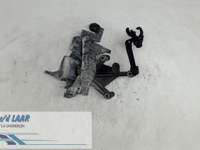 Gebruikte Motorrubber Renault Clio II Societe (SB) 1.5 dCi 80 Prijs € 40,00 Margeregeling aangeboden door Autodemontage van de Laar